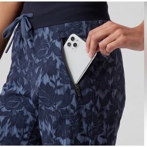 Athleta Trekkie North jogger ￼sz.6